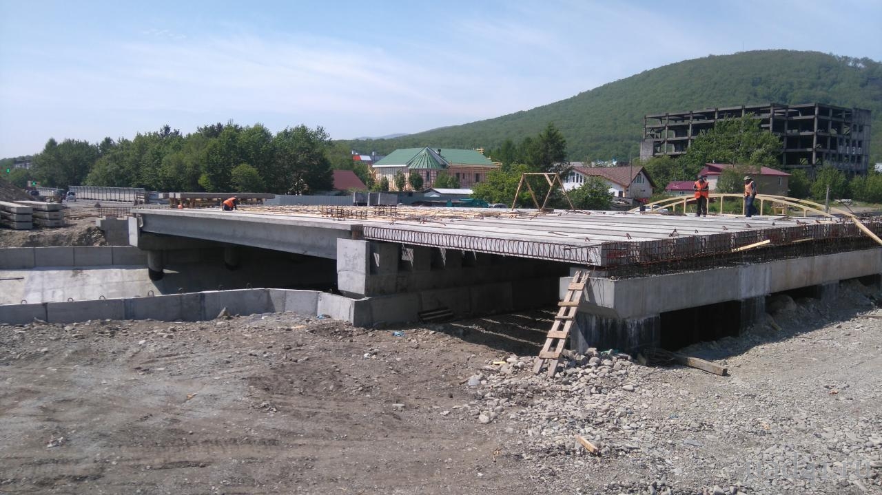 Реконструкция автомобильной дороги Елизово-Паратунка на участке мостового перехода через реку Половинка